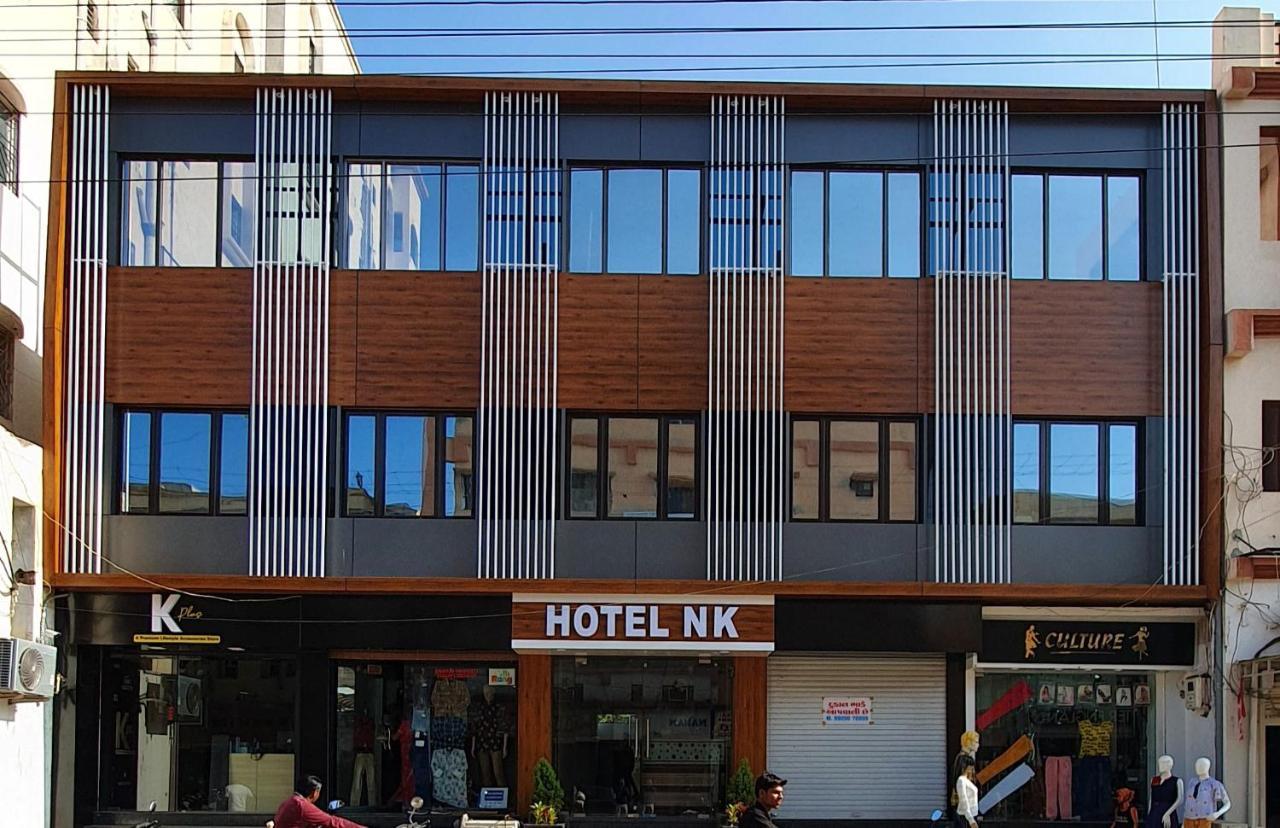 Hotel N K Будж Екстериор снимка
